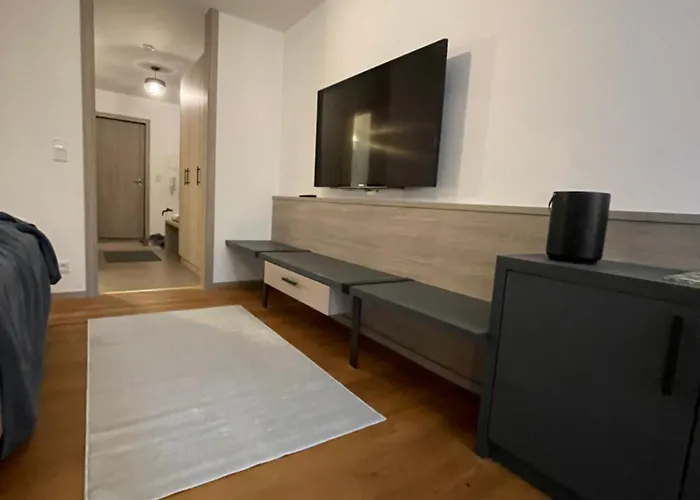 아파트 Und Kliniknahes Apartment, Balkon, Wifi, Blick Ins Gruene *